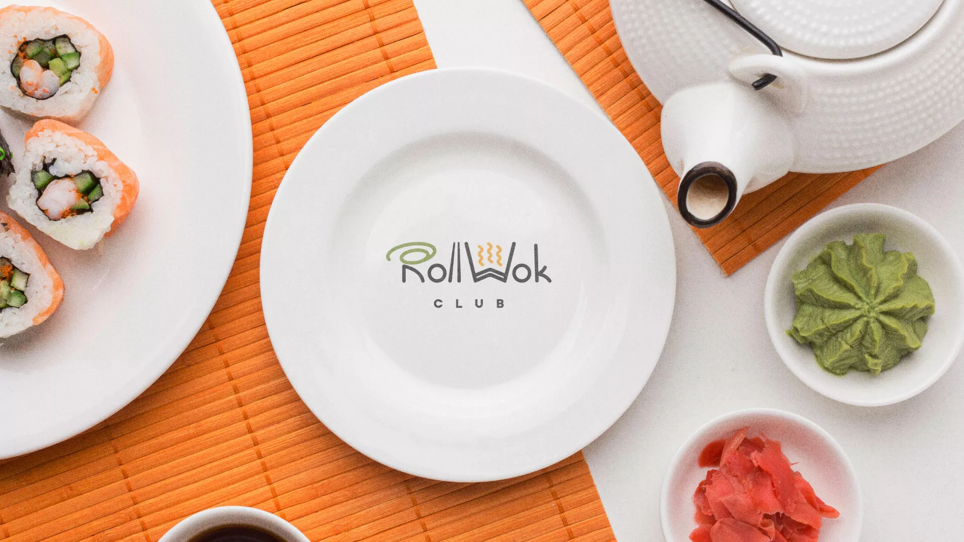 Разработка логотипа и фирменного стиля в Могоче для суши-бара «Roll Wok Club»